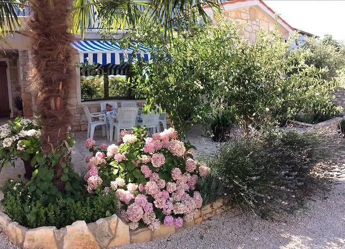 Apartment Erbirosa Rovinjsko Selo Kroatien